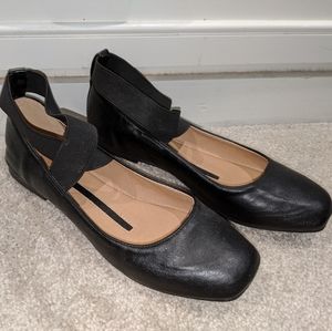 Black ballet style flats